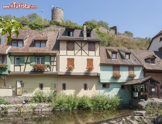 Immagine Alcune case nel borgo di Kaysersberg (Francia). La cittadina alsaziana sorge a circa 25 km dal confine con la Germania - foto © PRILL / Shutterstock.com