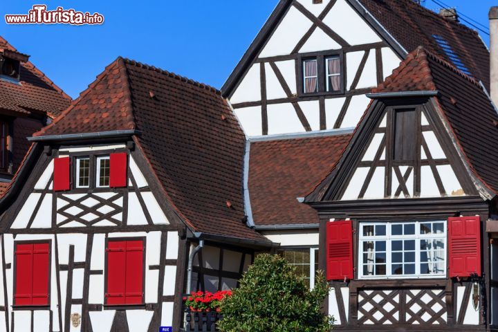 Immagine Case colorate a graticcio nella città di Obernai, Francia - © 151385153 / Shutterstock.com