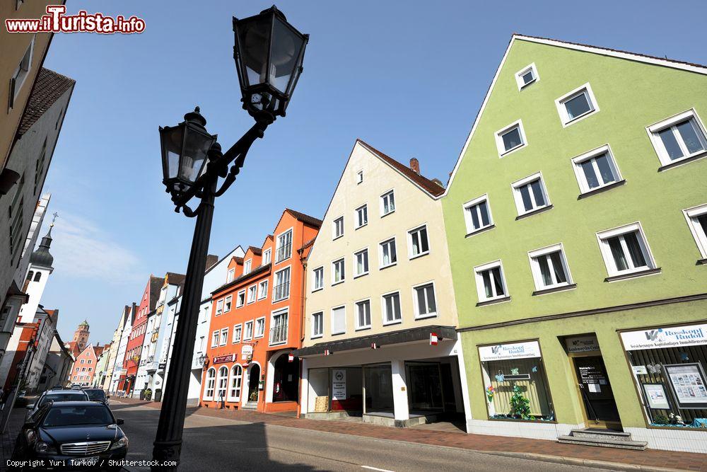 Immagine Case colorate sul centro storico di Donauworth, Germania - © Yuri Turkov / Shutterstock.com
