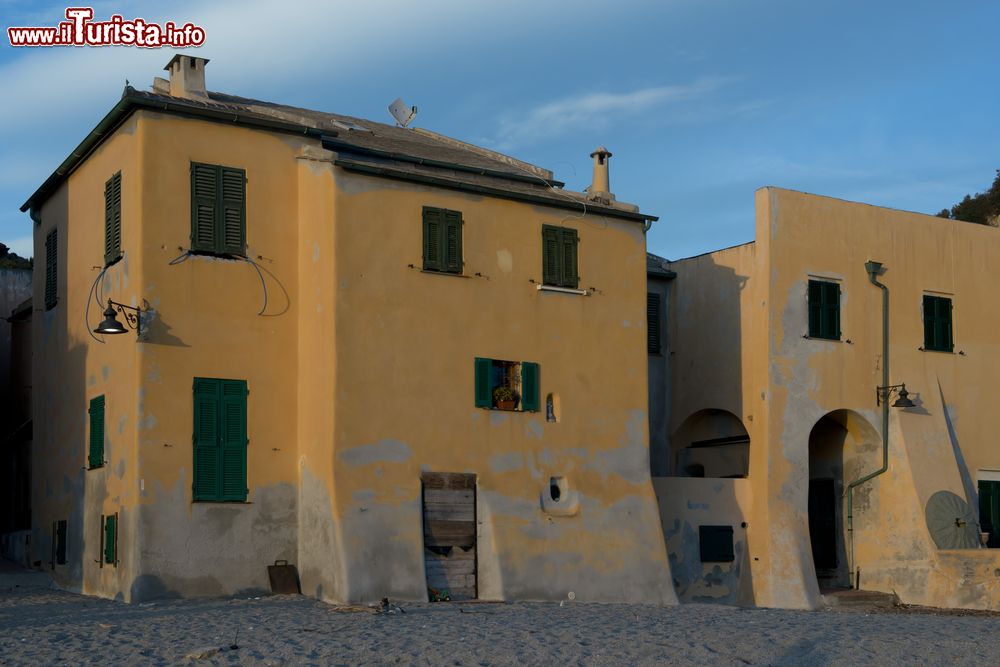 Immagine Case del villaggio di Varigotti in liguria