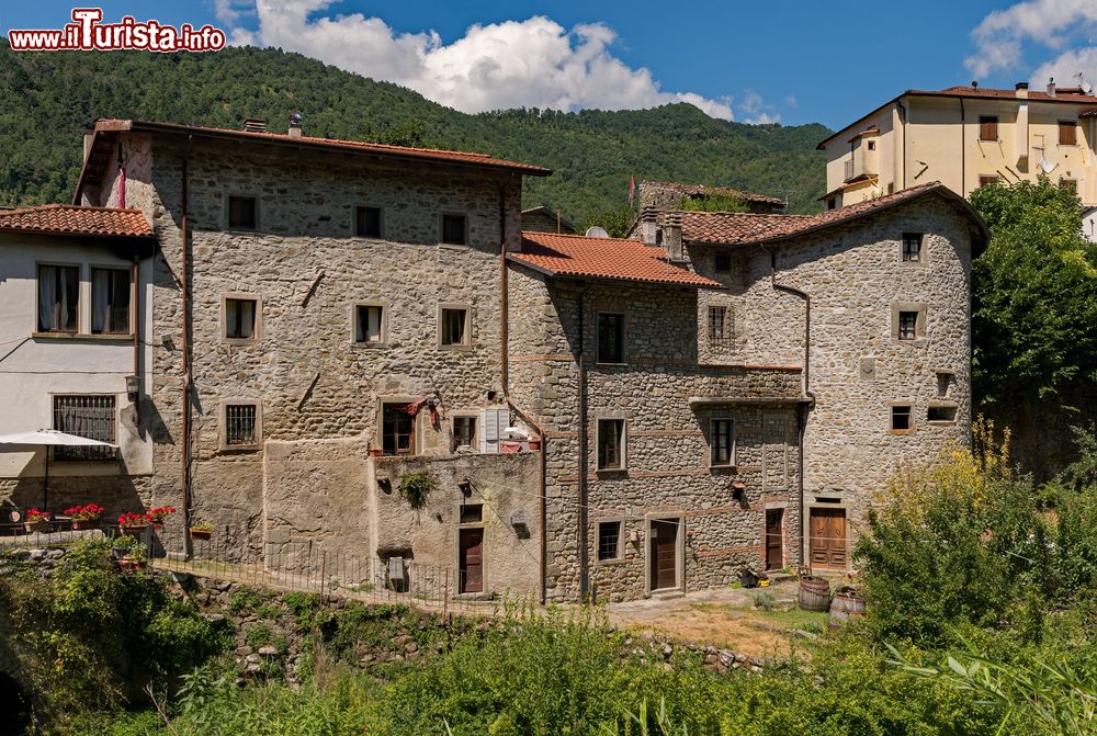 Immagine Case in pietra nel cntro storico del borgo di Fivizzano in Toscana