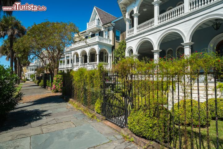 Immagine Case storiche nel più classico degli stili del Sud degli Stati Uniti presso la città di Charleston, South Carolina - foto © 1609Fotoluminate LLC / Shutterstock.com