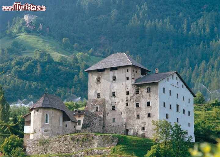Immagine Castel Caldes, il maniero medievale si trova in Val di Sole, in Trentino - Visit Trentino