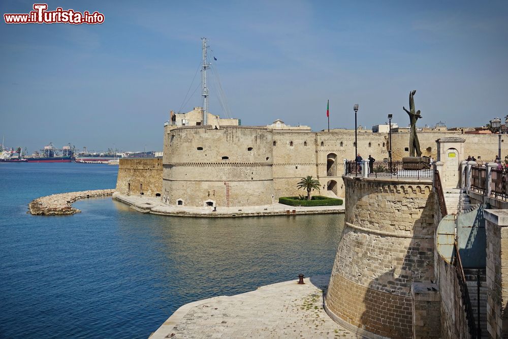 Le foto di cosa vedere e visitare a Taranto