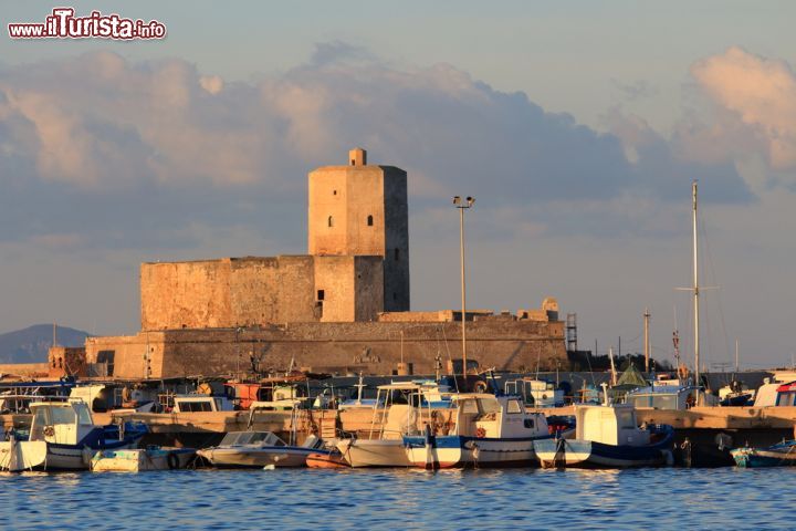 Immagine Il Castello della Colombaia è una Fortificazione all'ingresso del porto di Trapani, uno dei più importanti della Sicilia - © francesco de marco / Shutterstock.com