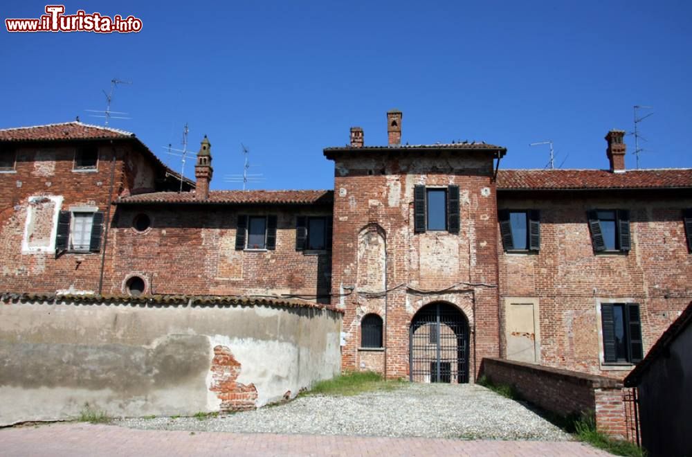 Immagine Castello d'Agogna in provincia di Pavia, Lombardia - © Alessandro Vecchi - CC BY-SA 3.0, Wikipedia