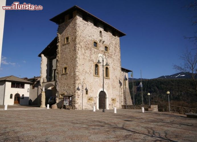 Immagine Castello di Fornace, Altopiano di Pinè - © www.visitpinecembra.it
