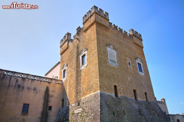 Immagine Il Castello normanno di Mesagne in Puglia - © Mi.Ti. / Shutterstock.com