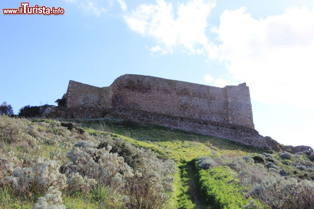 Immagine Castello di Monreale  a Sardara in Sardegna - © Gianni Careddu - CC BY-SA 4.0, Wikipedia