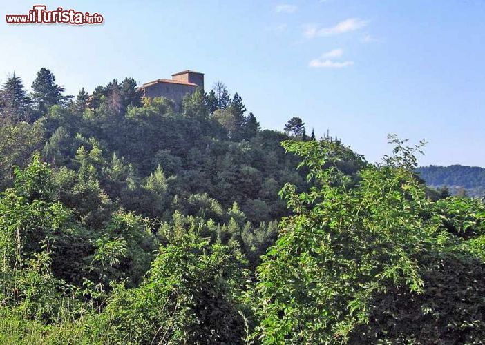 Immagine Il Castello di Ravarano, la frazione di Calestano di Parma - © Parma1983 - CC BY-SA 4.0 - Wikipedia