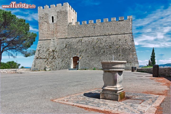 Immagine Il castello Monforte a Campobasso in Molise - © Enzart / Shutterstock.com