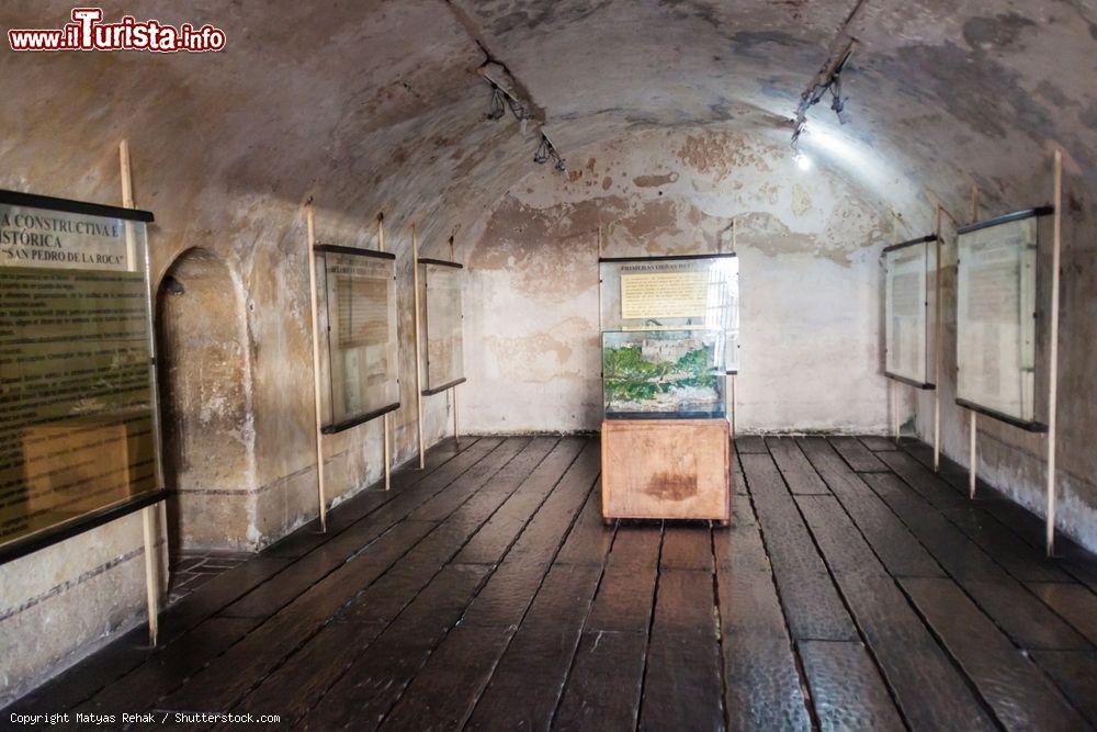 Immagine L'interno del Castillo de San Pedro de la Roca del Morro a Santiago de Cuba ospita il "Museo della Pirateria" - © Matyas Rehak / Shutterstock.com