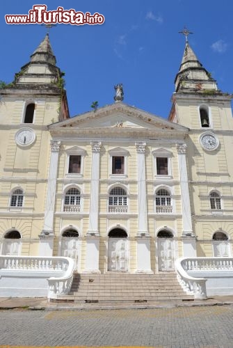 Immagine La Catedral de Nossa Senhora da Vitoria è uno dei monumenti più importanti di Sao Luis, la città principale del Maranhao (Nord-est Brasile). Proprio per la presenza di interessanti architetture, e per l'uso degli azulejos che rivestono le facciate di molti palazzi, San Luis è stata inserita tra i Patrimoni dell'Umanità dell'UNESCO