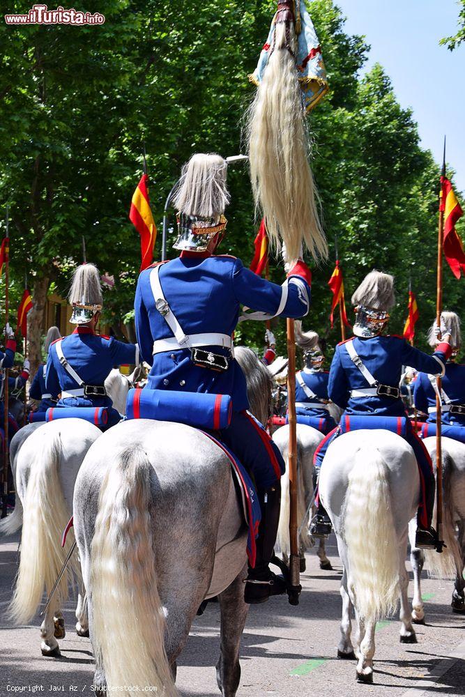 Immagine La cavalleria della Guardia Reale alla sfilata militare delle forze armate, Guadalajara, Spagna - © Javi Az / Shutterstock.com