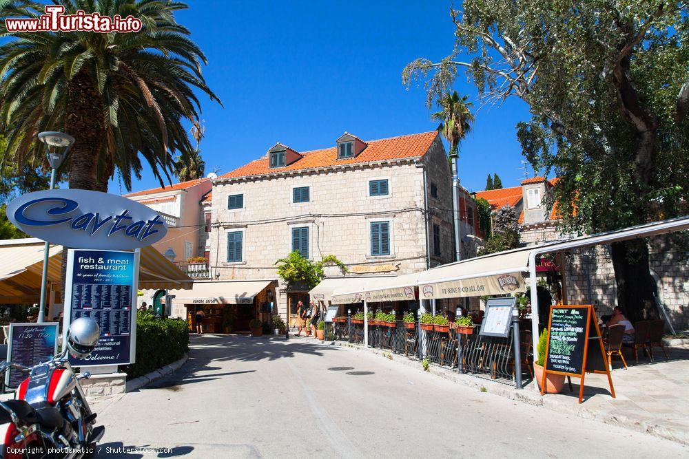 Immagine Cavtat è una meta balneare tra le più apprezzate della Dalmazia meridionale. Data la sua vicinanza a Dubrovnik, qui arrivano molti turisti - foto © photosmatic / Shutterstock.com