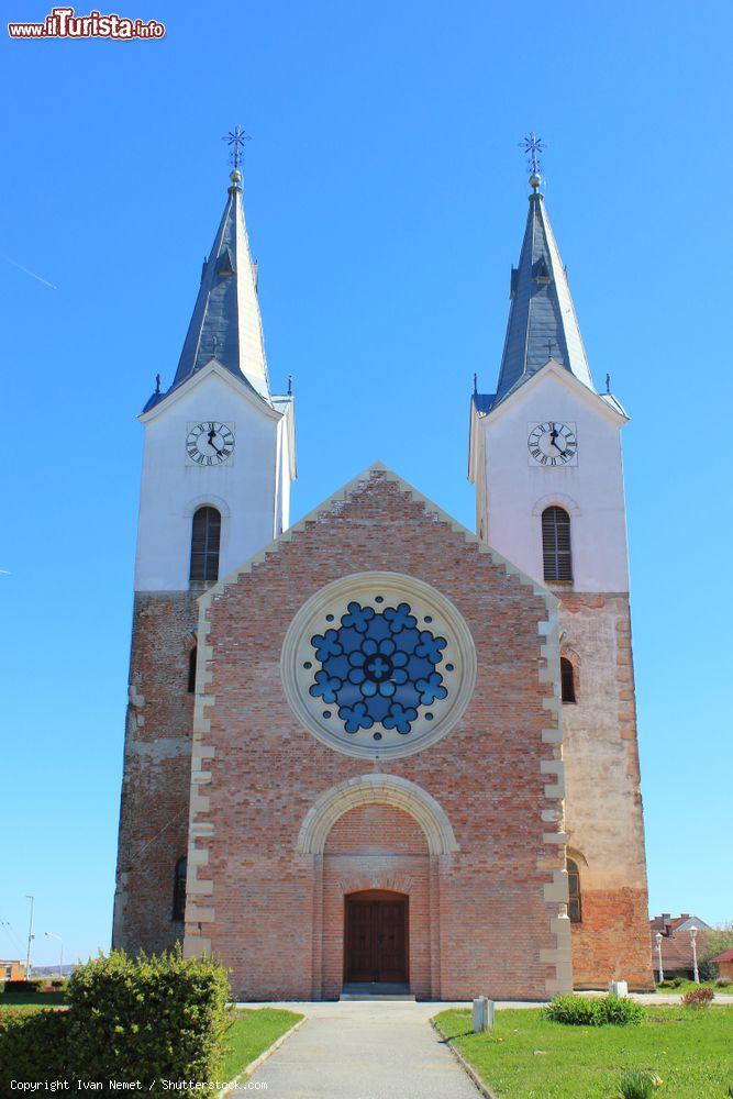 Immagine Cazma, la chiesa di Maria Magdalena, Croazi Centrale - © Ivan Nemet / Shutterstock.com