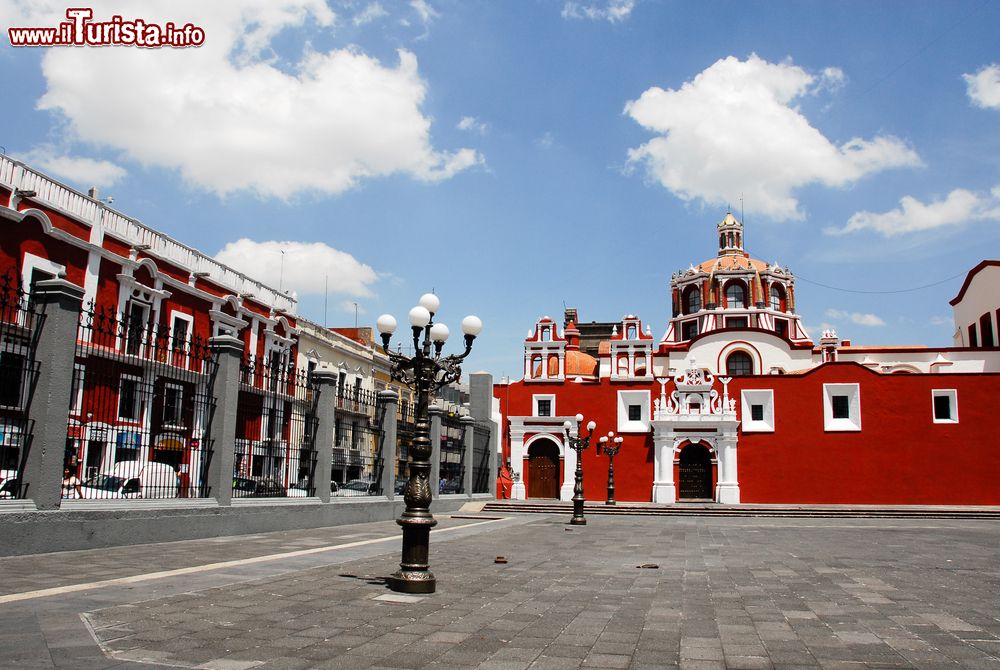 Immagine La celebre chiesa dedicata a San Domenico nella cittadina di Puebla, Messico.