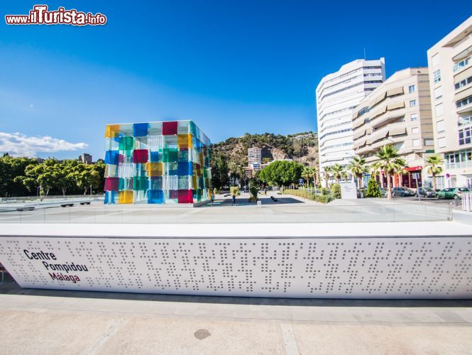 Immagine Il Centre Pompidou di Malaga (Spagna) è la sede locale del più famoso Centre Pompidou di Parigi. È stato inaugurato nel 2015 - foto © Pabkov / Shutterstock