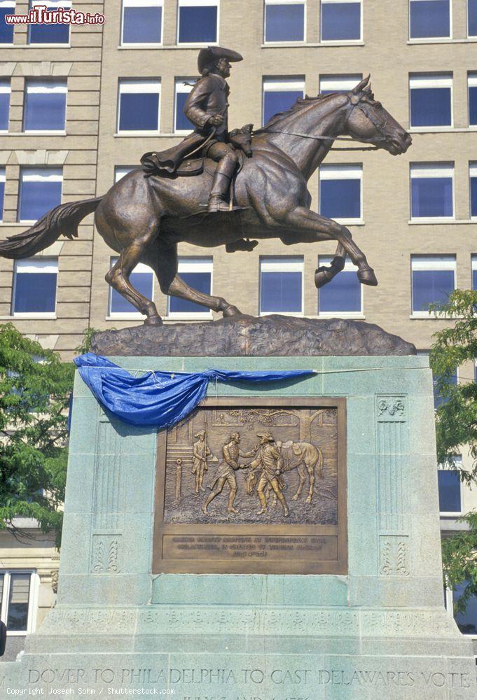Immagine Il centro città di Wilmington con una statua equestre, Delaware, Stati Uniti - © Joseph Sohm / Shutterstock.com