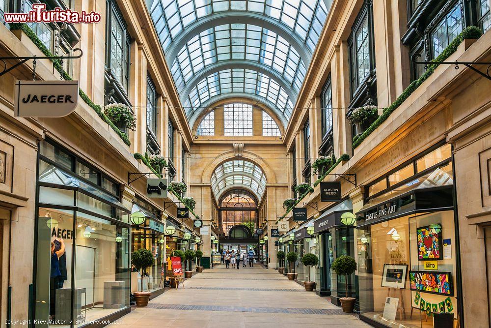 Immagine L'interno del centro commerciale Exchange a Nottingham, Inghilterra. Questa antica galleria è stata costruita nel 1927-1929 come parte del progetto che includeva la Council House - © Kiev.Victor / Shutterstock.com