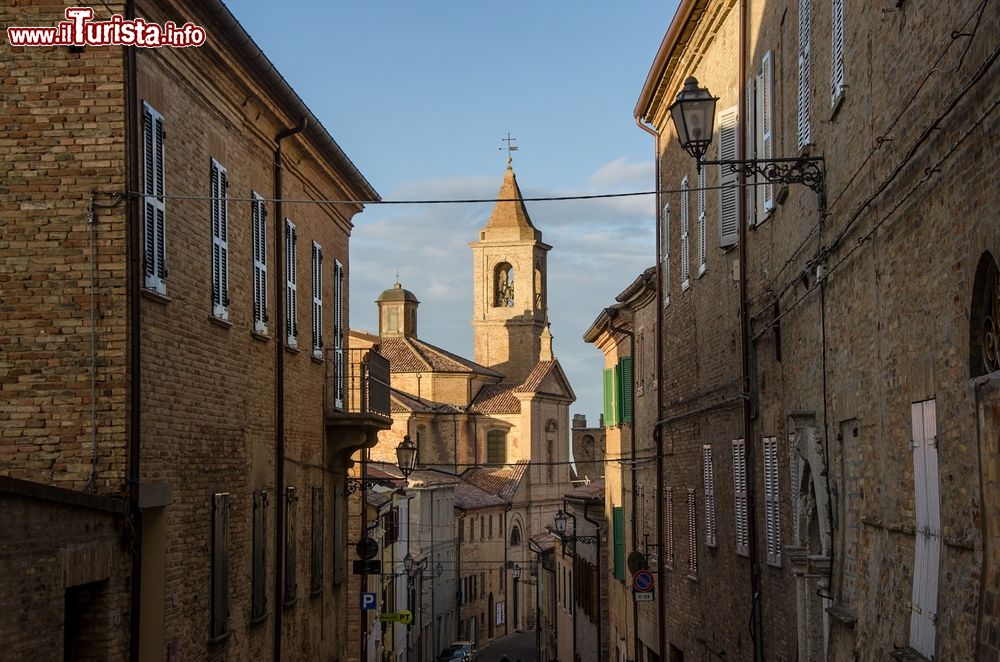 Immagine Centro del borgo di Saludecio e chiesa di San Biagio, provincia di Rimini