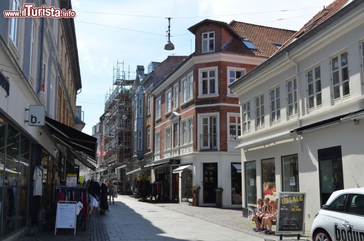 Immagine Negli ultimi anni il centro di Aalborg (Danimarca) è stato interessato da numerose opere di ristrutturazione e riqualificazione urbana - foto © agrofruti / Shutterstock.com