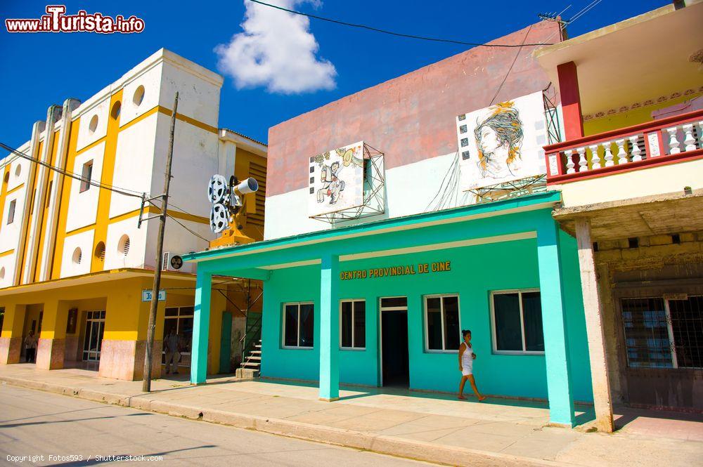 Immagine Il Centro Provincial de Cine di Ciego de Avila, città della zona centrale di Cuba - © Fotos593 / Shutterstock.com