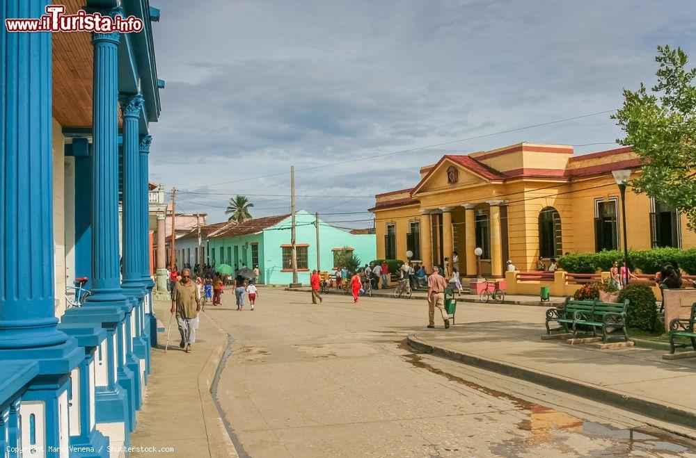 Immagine Edifici coloniali nel centro storico della cittadina di Baracoa, sulla costa atlantica della provincia di Guantànamo (Cuba) - © Marc Venema / Shutterstock.com