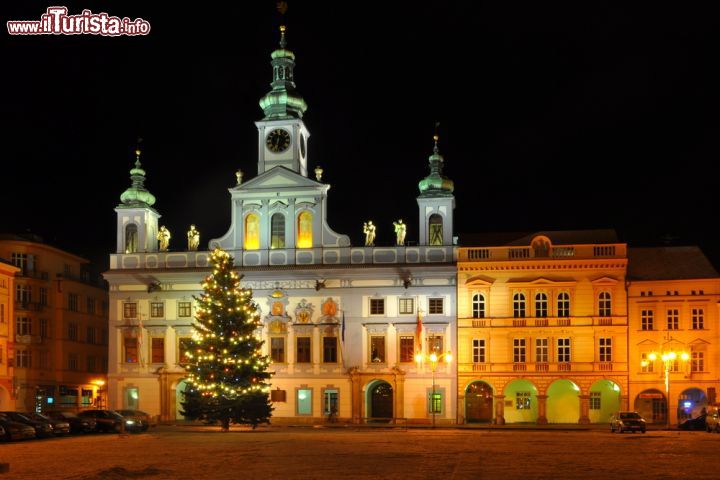 Immagine Ceske Budejovice: il centro storico della città durante il Natale. Siamo nella regione della Boemia, in Repubblica Ceca - foto © kohy/ Shutterstock.com