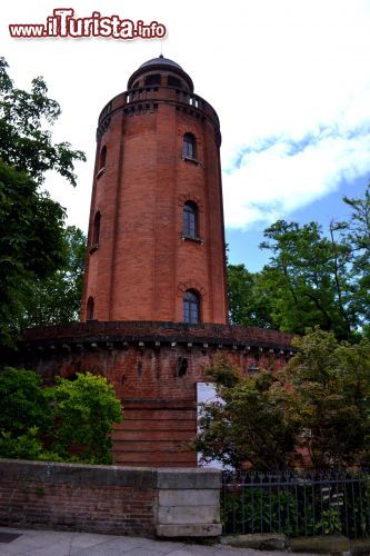 Immagine Lo Château d’eau, antico acquedotto della città di Tolosa (Toulouse) è stato trasformato nel 1974 in una galleria per esposizioni fotografiche.