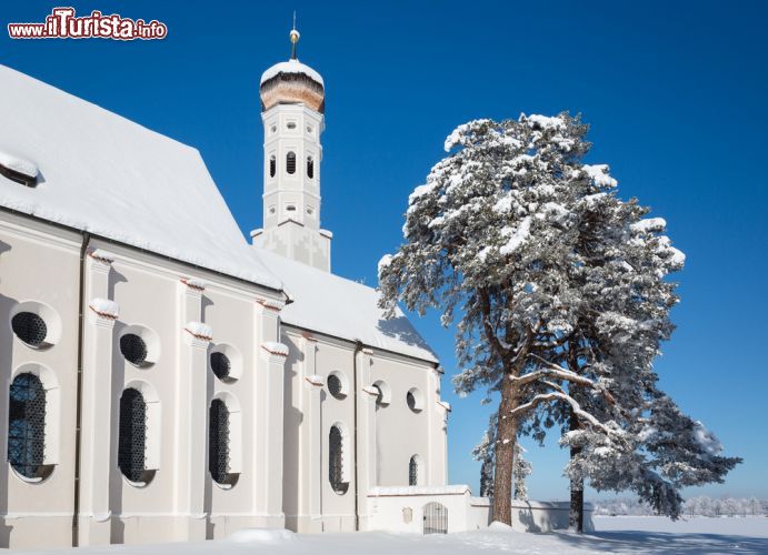 Immagine Chiesa a Schwangau Baviera dopo una nevicata (Germania) - © Frank Fischbach / Shutterstock.com
