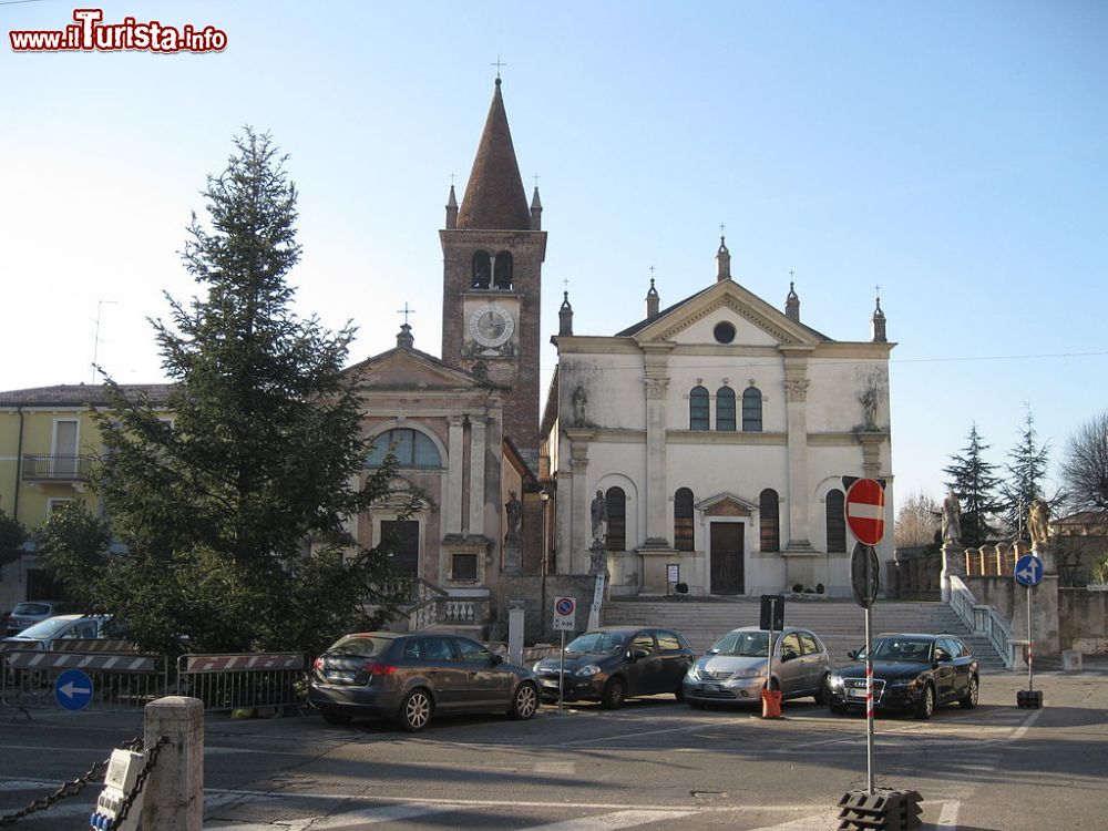 Immagine La Chiesa abbaziale di Isola della Scala dedicata ai Santi Stefano e Giacomo - © Alicudi - CC BY-SA 3.0, Wikipedia