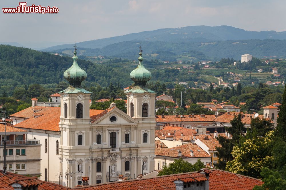 Immagine La chiesa barocca di Sant'Ignazio nel centro storico di Gorizia, Friuli Venezia Giulia, Italia. Consacrato nel 1767, l'interno di questo edificio ospita tele e affreschi pregevoli.