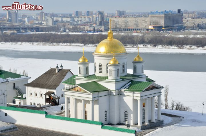 Immagine Una suggestiva immagine invernale della Chiesa dell'Annunciazione (Blagoveshchensky Sobor) a Nizhny Novgorod, Russia - foto © Ovchinnikova Irina / Shutterstock.com