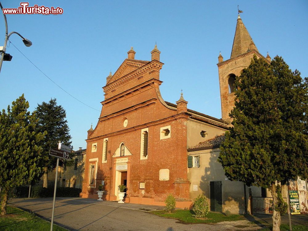 Immagine Chiesa dei Santi Giacomo e Cristoforo a Medelana di Ostellato - © Threecharlie, CC BY-SA 4.0, Wikipedia