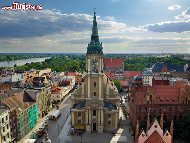 Immagine Chiesa del Santo Spirito a Torun, Polonia. Costruito a metà del XVIII° secolo, questo edificio religioso era in orgine una chiesa di confessione luterana - © Nightman1965 / Shutterstock.com