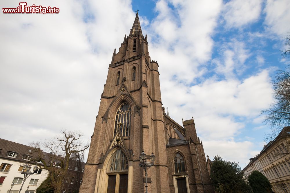 Immagine Una chiesa della cittadina di Krefeld, Germania.