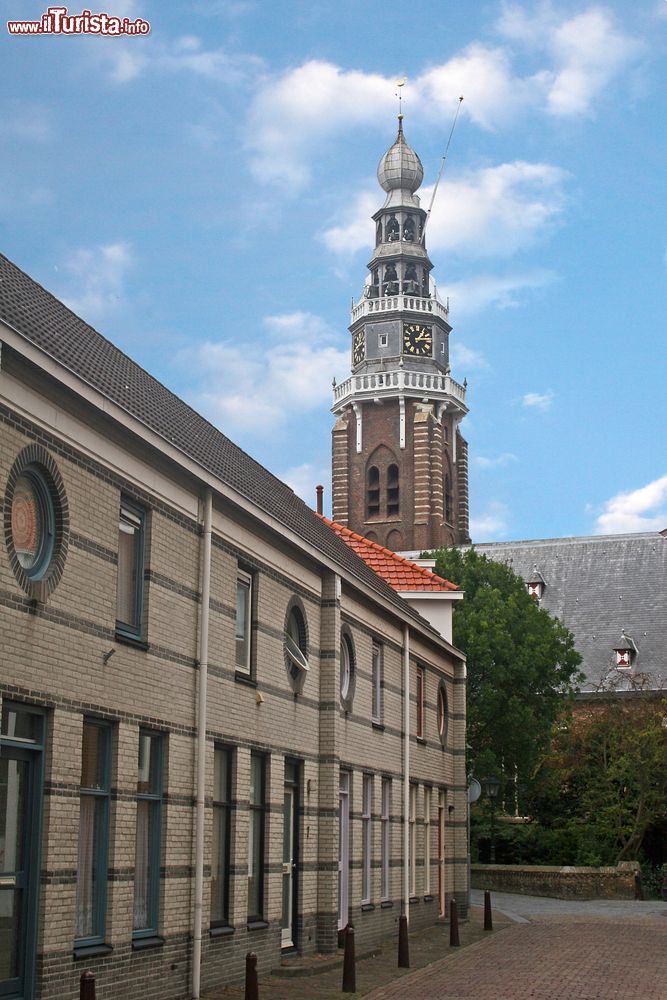 Immagine Chiesa della cittadina olandese di Vlissingen con il campanile.