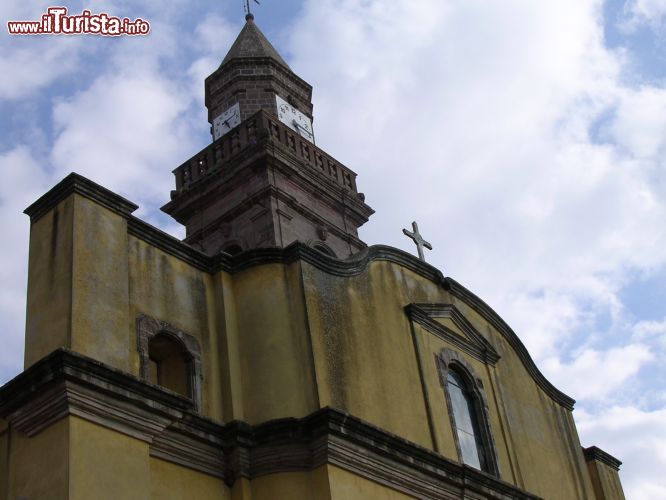 Immagine La Chiesa di S.Nicola in centro a Ortueri in Sardegna