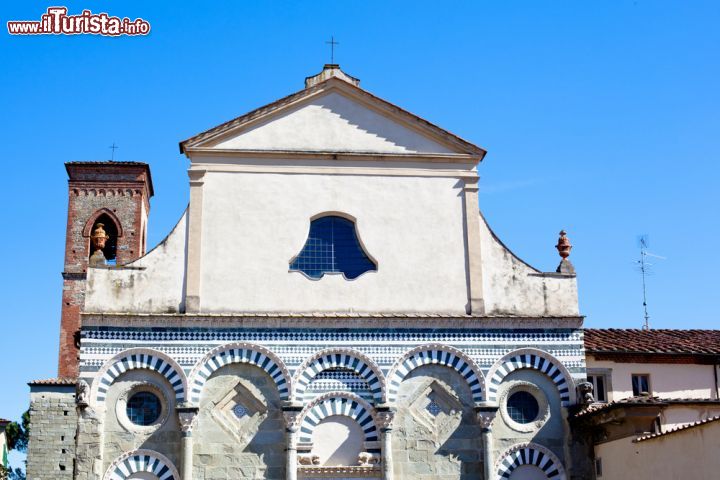 Immagine Chiesa di San Bartolomeo in Pantano a Pistoia, Toscana - Chiesa della città edificata nell'VIII° secolo e dedicata a San Bartolomeo apostolo, fu così chiamata per via della zona paludosa in cui venne eretta. La sua fondazione dovrebbe risalire al periodo longobardo, fra il 726 e il 764, per desiderio del medico Gaidoaldo © foaloce / Shutterstock.com