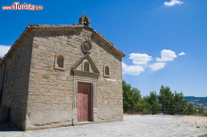Immagine Chiesa di San Cataldo a Pietrapertosa (Basilicata) è la più antica del borgo e risale a circa il XII secolo - © Mi.Ti. / Shutterstock.com