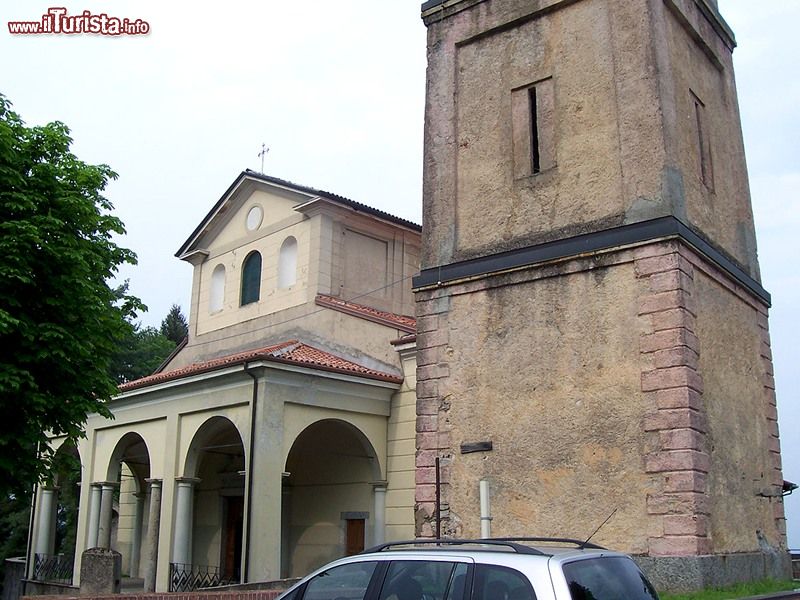 Immagine La Chiesa di San Giovanni Battista si trova a Dagnente, il borgo dove era sepolto Mike Buongiorno in Piemonte - © Geobia - CC BY-SA 3.0, Wikipedia