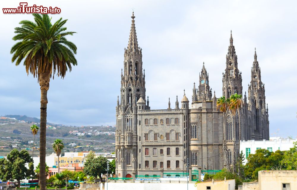 Immagine La chiesa di San Juan Bautista si trova nella località di Arucas, isola di Gran Canaria, Spagna.
