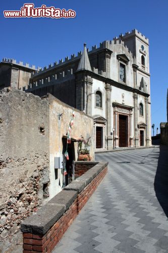 Immagine La Chiesa di San Nicolò a Savoca in Sicilia - © keki / Shutterstock.com