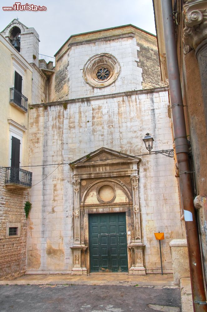Immagine La facciata della chiesa di Santa Maria di Porta Santa, una delle più antiche del centro storico di Andria (Puglia).