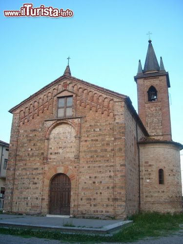 Immagine La chiesa di San Tommaso in centro a Gattatico provincia Reggio Emilia