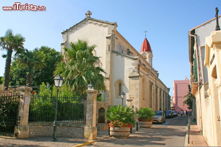 Immagine La Chiesa di San Pietro (Saint Pierre) a Palavas-les-Flots in Camargue, Francia - © sigurcamp / Shutterstock.com