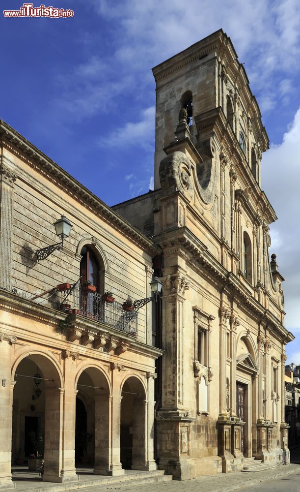 Immagine Chiesa nel centro storico di Chiaramonte Gulfi in Sicilia