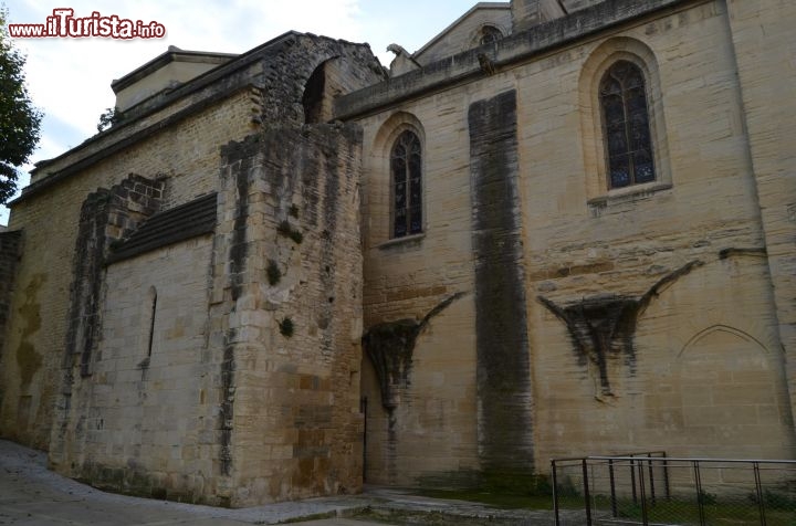 Immagine Chiesa romana del XIII secolo nella cittadina di Carpentras, Francia.