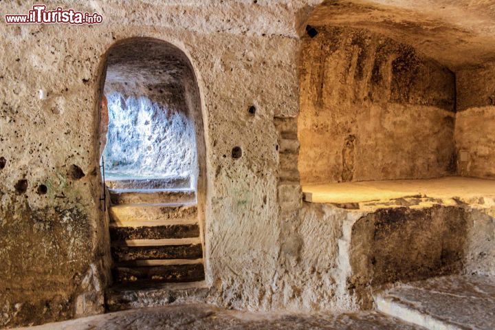 Immagine La Chiesa rupestre di San Nicola dei Grieci, una delle 150 chiese di Matera (Basilicata), scavate nella roccia calcarenitica che costituisce le sponde del canyon cittadino - © Michela Garosi / TheTraveLover.com